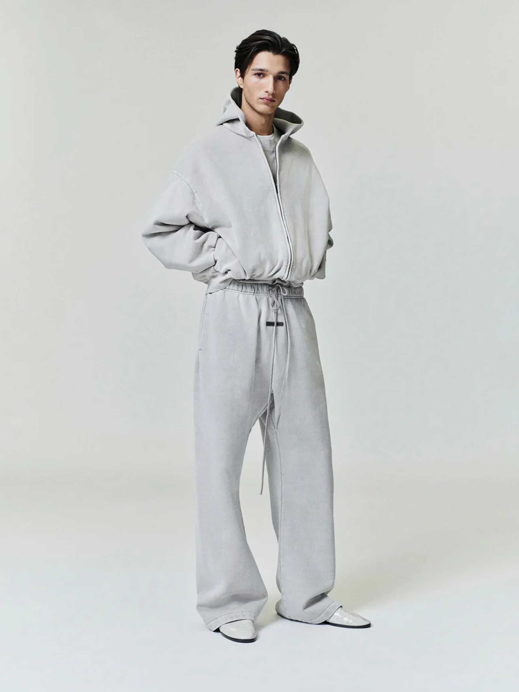 Fear of God Essentials Hombre Barcelona Sudadera Cremallera Capucha color Gris sku 545-002093 01 - Foto 2