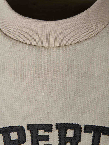 Fear of God Essentials Hombre Barcelona Sudadera Property Lounge color Taupe sku 545-002119 01 - Foto 3