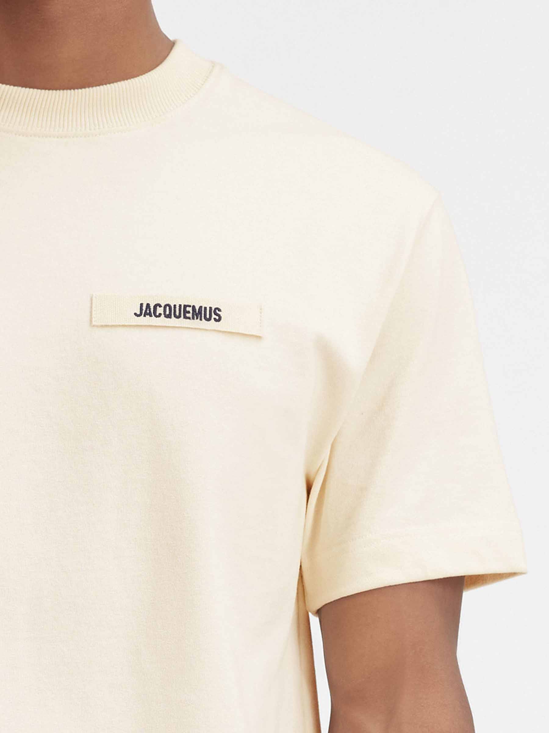 Jacquemus Hombre Barcelona Camiseta Gros Grain color Beige sku 553-004333 01 - Foto 2