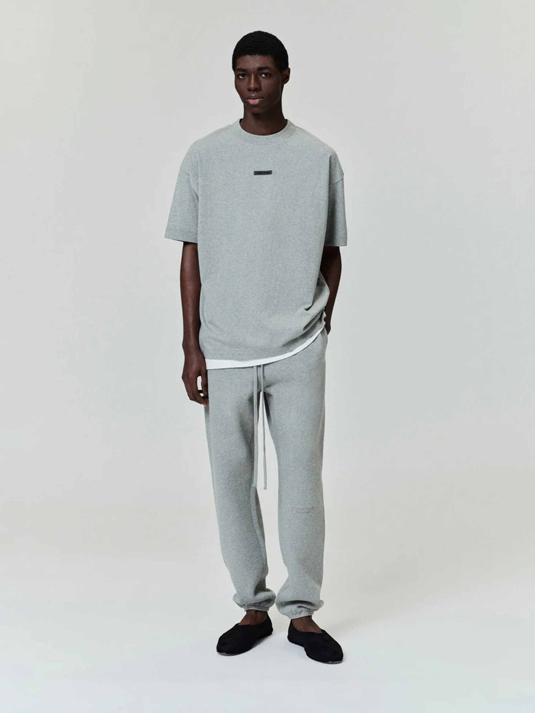 Fear of God Essentials Hombre Barcelona Camiseta Cuello Redondo color Gris sku 553-004402 01 - Foto 2