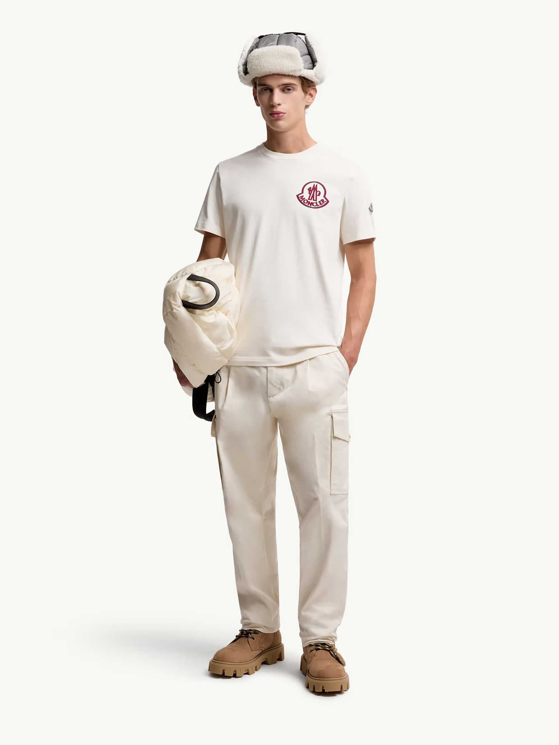 Moncler Hombre Barcelona Camiseta Logo Algodón color Blanco sku 553-004444 01 - Foto 2