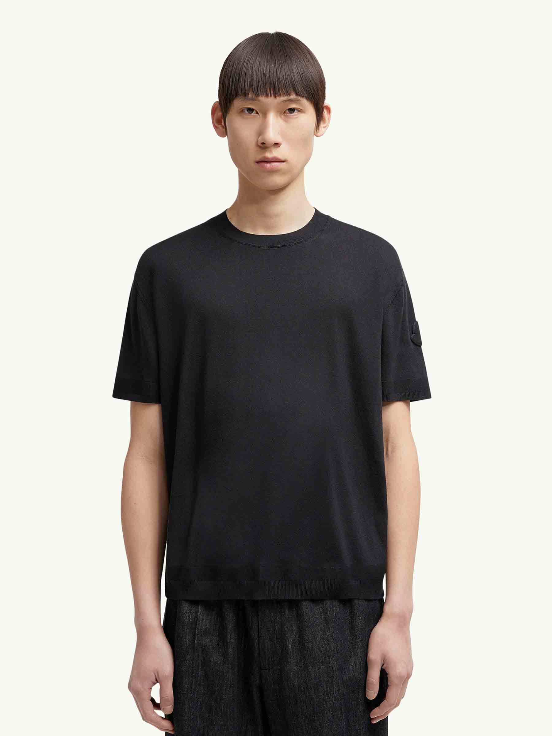 Moncler Hombre Barcelona Camiseta Algodón Seda color Negro sku 553-004489 01 - Foto 2