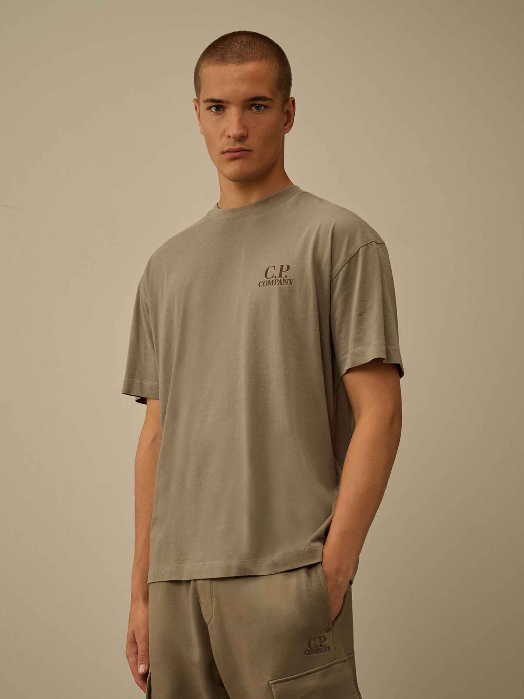 C.P. Company Hombre Barcelona Camiseta Cuello Redondo color Taupe sku 553-004491 02 - Foto 2