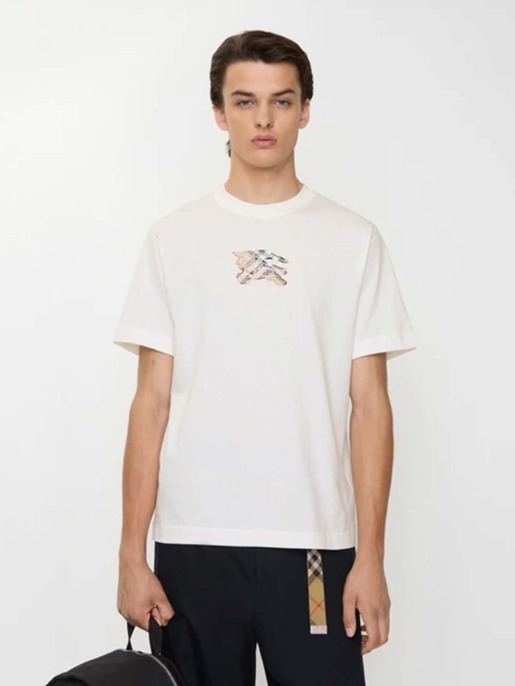 Burberry Hombre Barcelona Camiseta Logo Algodón color Gris Oscuro sku 553-004504 01 - Foto 2