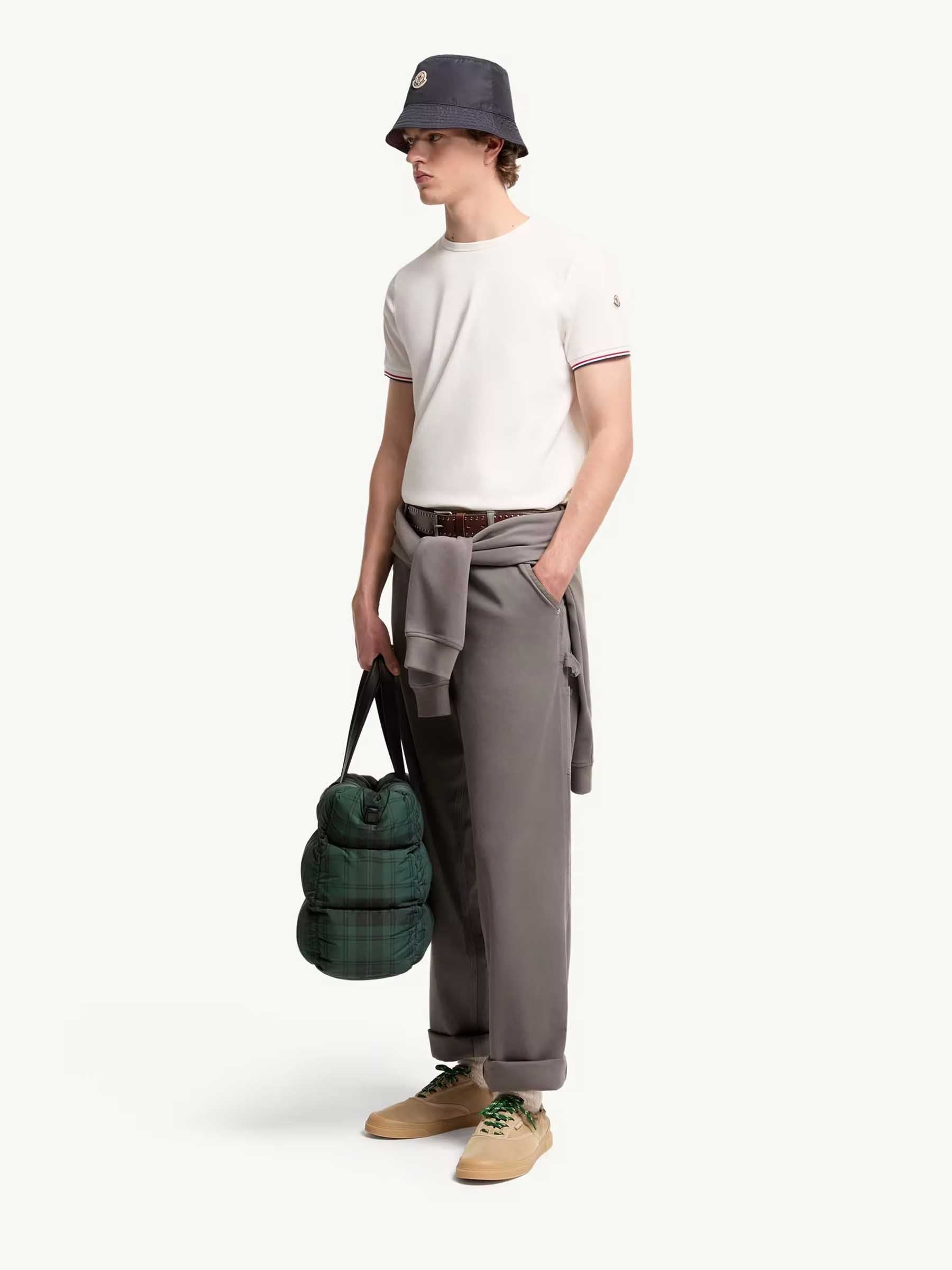 Moncler Hombre Barcelona Camiseta Cuello Redondo color Blanco sku 553-004637 01 - Foto 2