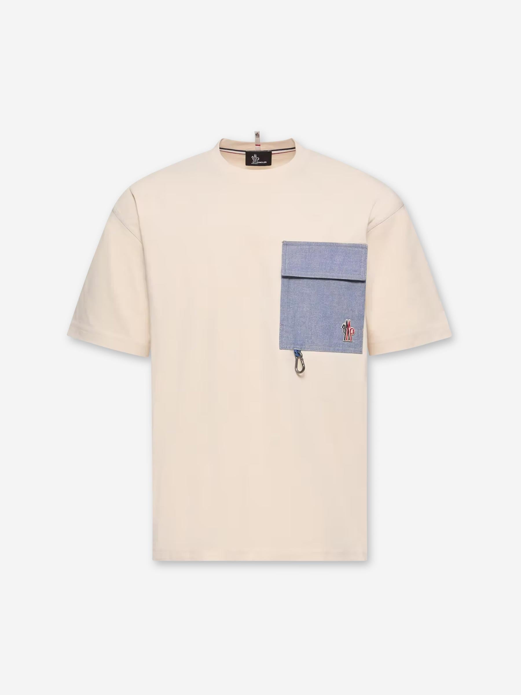 Moncler Grenoble Hombre Barcelona Camiseta con bolsillo de tejido vaquero color Beige sku 553-004644 01 - Foto 1