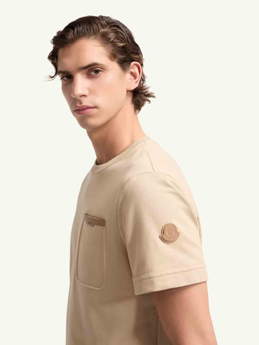Moncler Hombre Barcelona Camiseta de algodón con ribete de piel color Beige sku 553-004648 01 - Foto 4