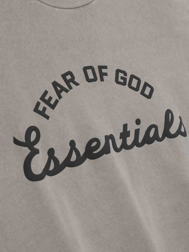 Fear of God Essentials Hombre Barcelona Camiseta Training 90s color Taupe sku 553-004788 01 - Foto 3