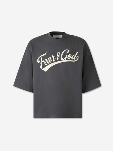 Fear of God Essentials Hombre Barcelona Camiseta Manga Corta Logo color Gris Antracita sku 553-004789 00 - Foto 1