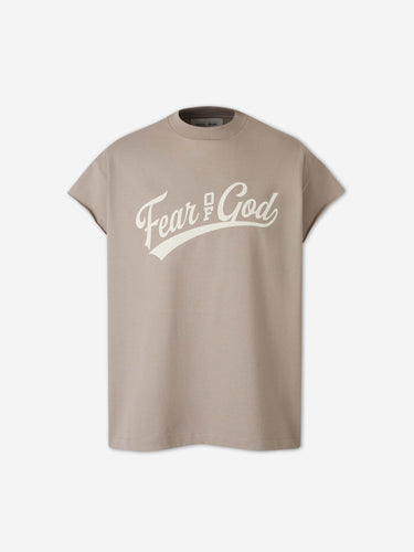 Fear of God Essentials Hombre Barcelona Camiseta Cut Off 90s color Taupe sku 553-004790 00 - Foto 1