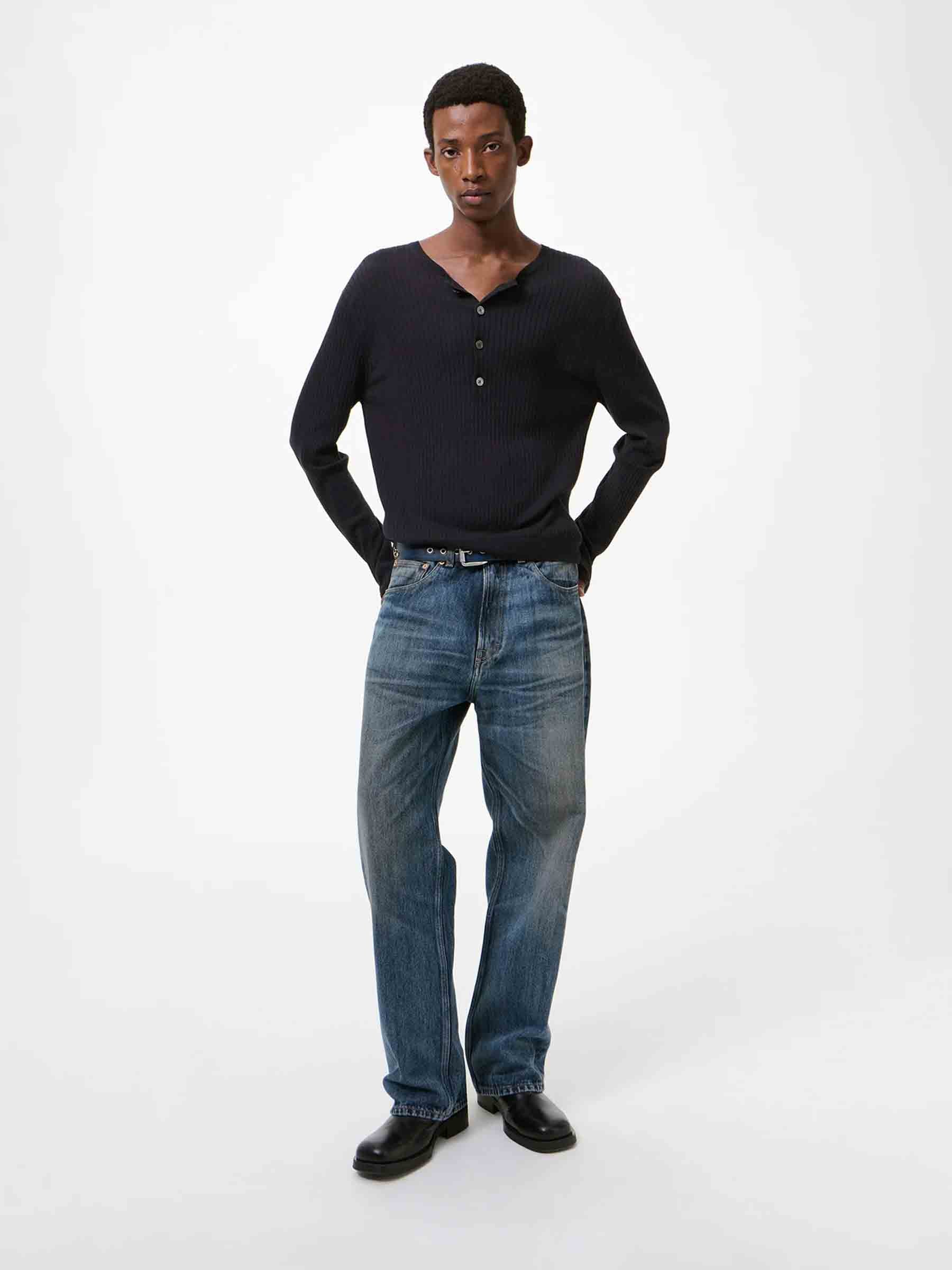 Our Legacy Hombre Barcelona Jersey Fine Henley color Azul Marino sku 554-000025 01 - Foto 2