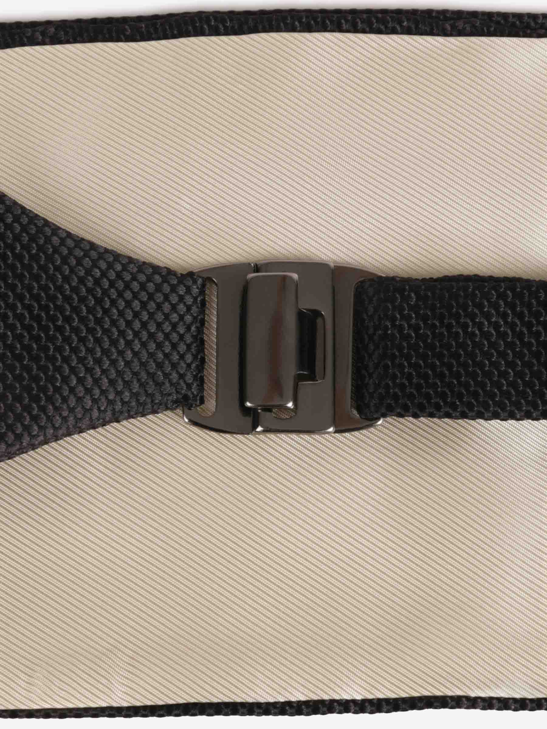 Tom Ford Hombre Barcelona Fajín Satén color Negro sku 603-000011 02 - Foto 2