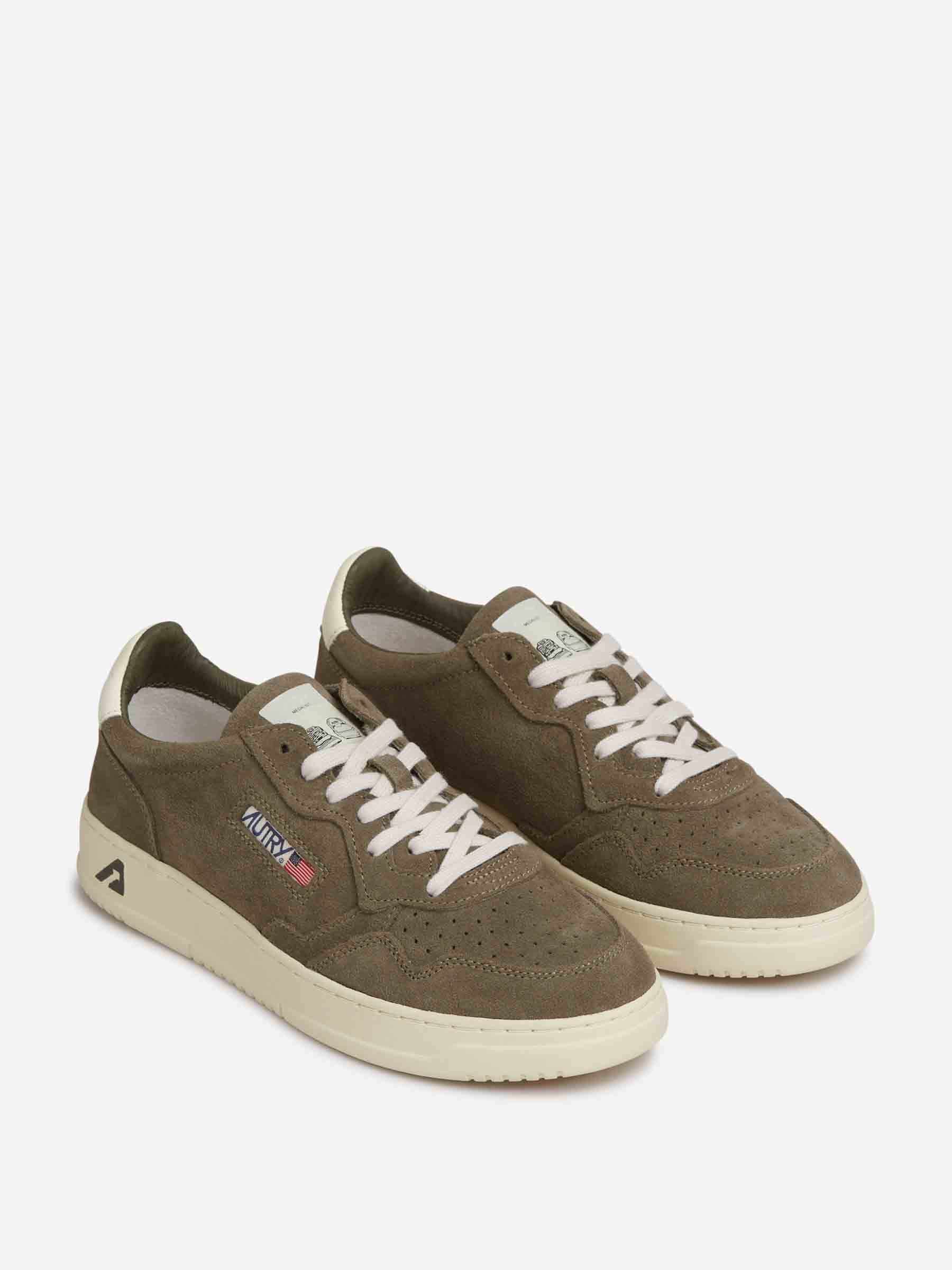 Autry Hombre Barcelona Sneakers Medalist Low color Verde Militar sku 616-003216 01 - Foto 2
