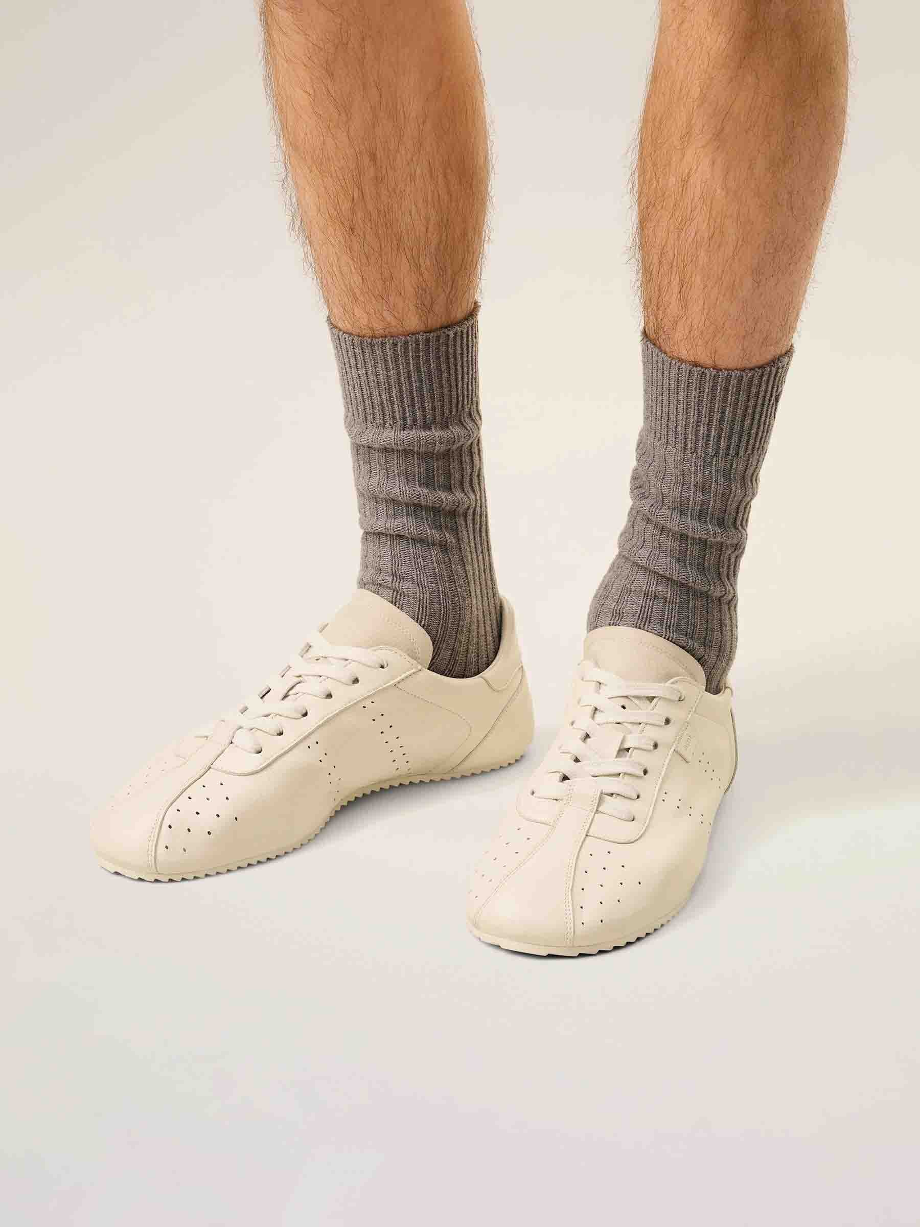 Ami Paris Hombre Barcelona Sneakers Piel Lisa color Marfil sku 616-003250 02 - Foto 2