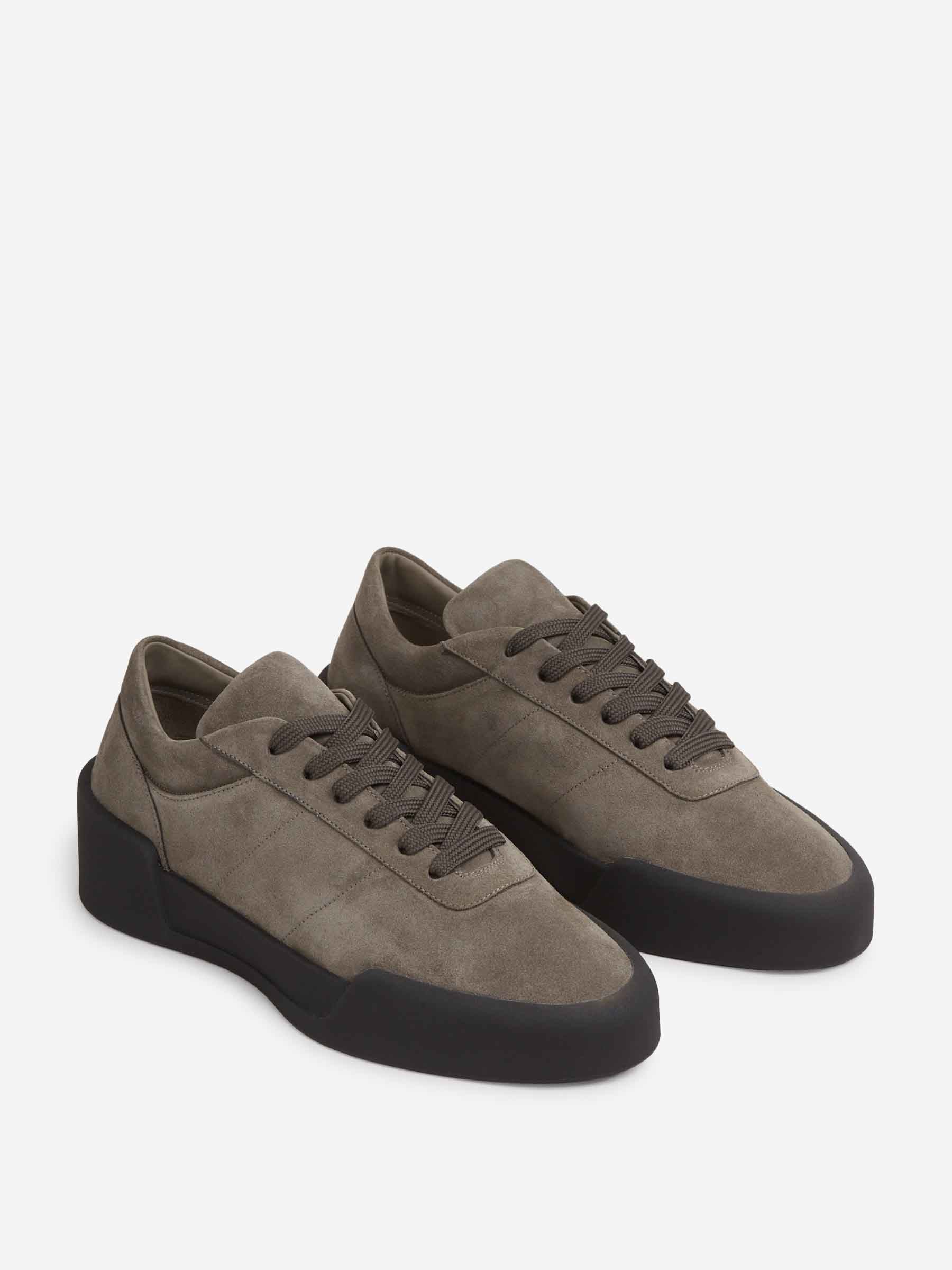 Fear of God Hombre Barcelona Sneakers Vintage Runner color Verde Militar sku 616-003294 01 - Foto 2