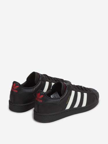 Adidas Willy Chavarria Hombre Barcelona Zapatillas Chavarria Superstar color Negro sku 616-003507 01 - Foto 3