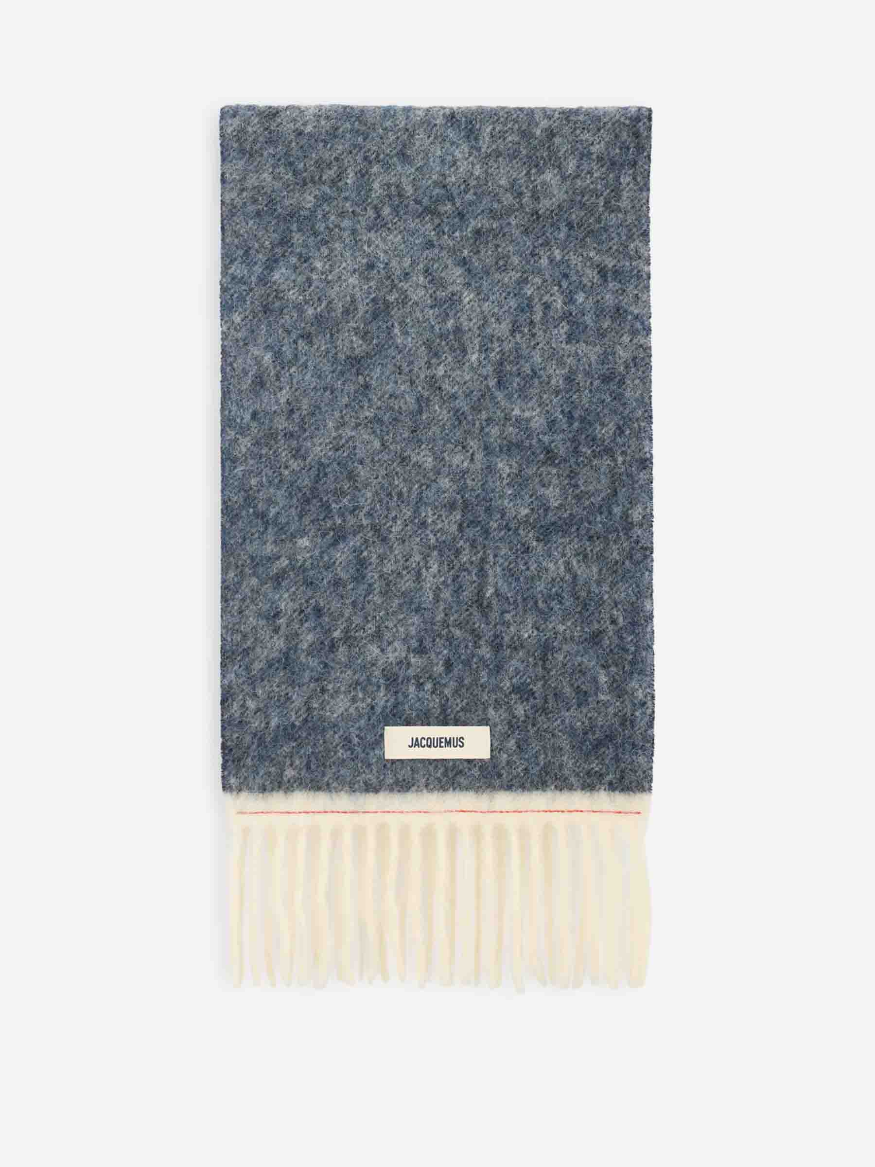 Jacquemus Hombre Barcelona Bufanda L'Echarpe Carro color Azul Noche sku 630-001472 01 - Foto 1