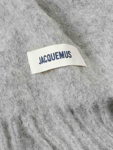Jacquemus Hombre Barcelona Bufanda L'Echarpe Carro color Gris sku 630-001472 04 - Foto 3