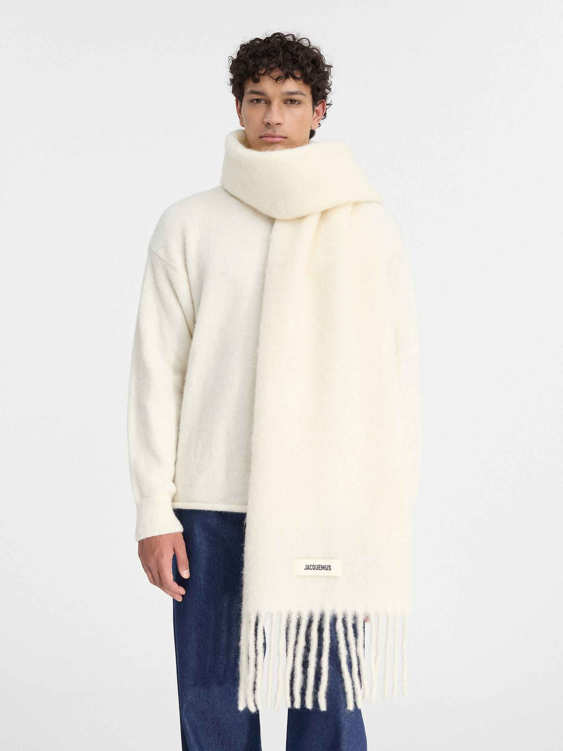 Jacquemus Hombre Barcelona Bufanda L'Echarpe Carro color Beige sku 630-001472 05 - Foto 2