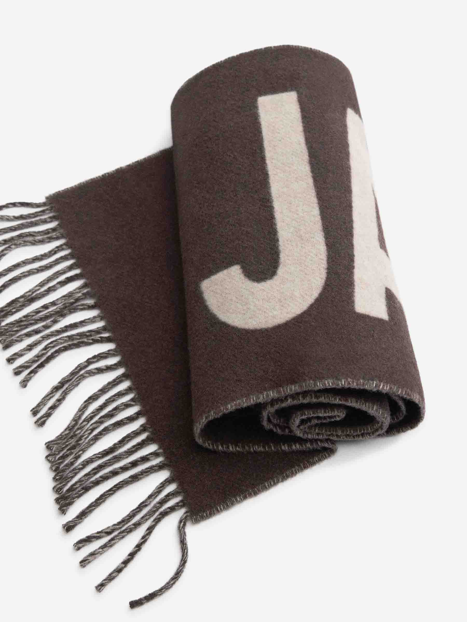 Jacquemus Hombre Barcelona Bufanda Intarsia color Marrón Oscuro sku 630-001474 02 - Foto 2