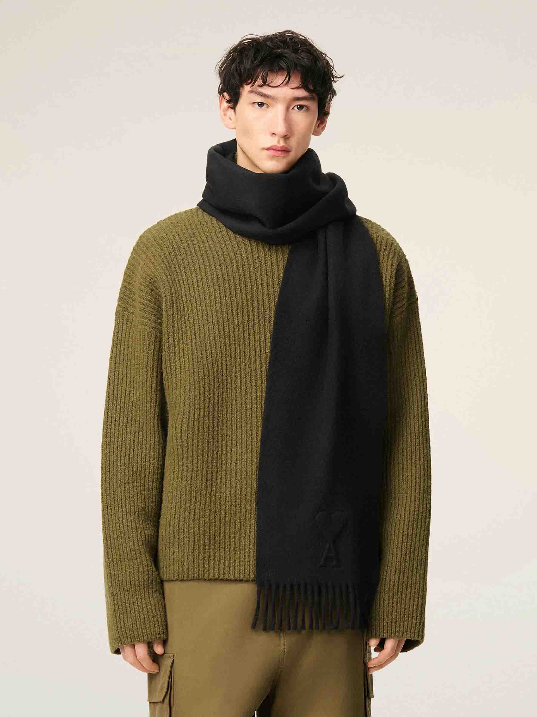 Ami Paris Hombre Barcelona Bufanda Lana Logo color Negro sku 630-001479 01 - Foto 2