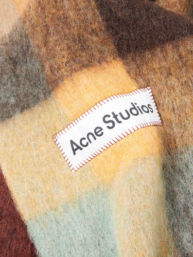 Acne Studios Mujer Barcelona Bufanda Bicolor Alpaca color Camel sku 630-001484 01 - Foto 3
