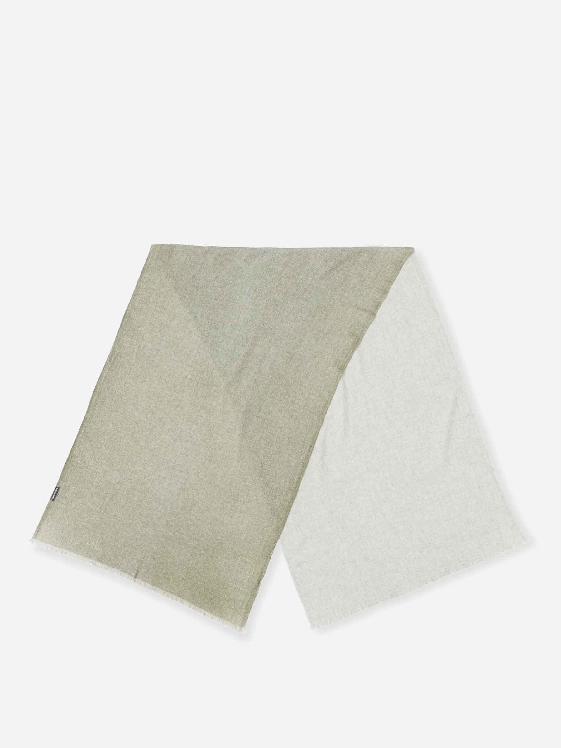 Santa Eulalia Hombre Barcelona Bufanda Lisa Cashmere color Verde sku 630-001505 04 - Foto 2