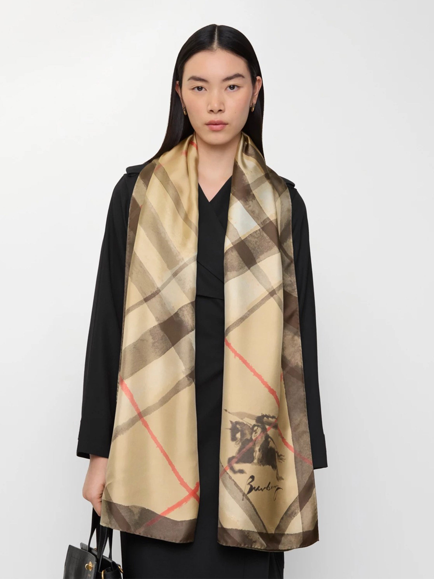 Burberry Hombre Barcelona Pañuelo Seda Check color Camel sku 630-001522 01 - Foto 2