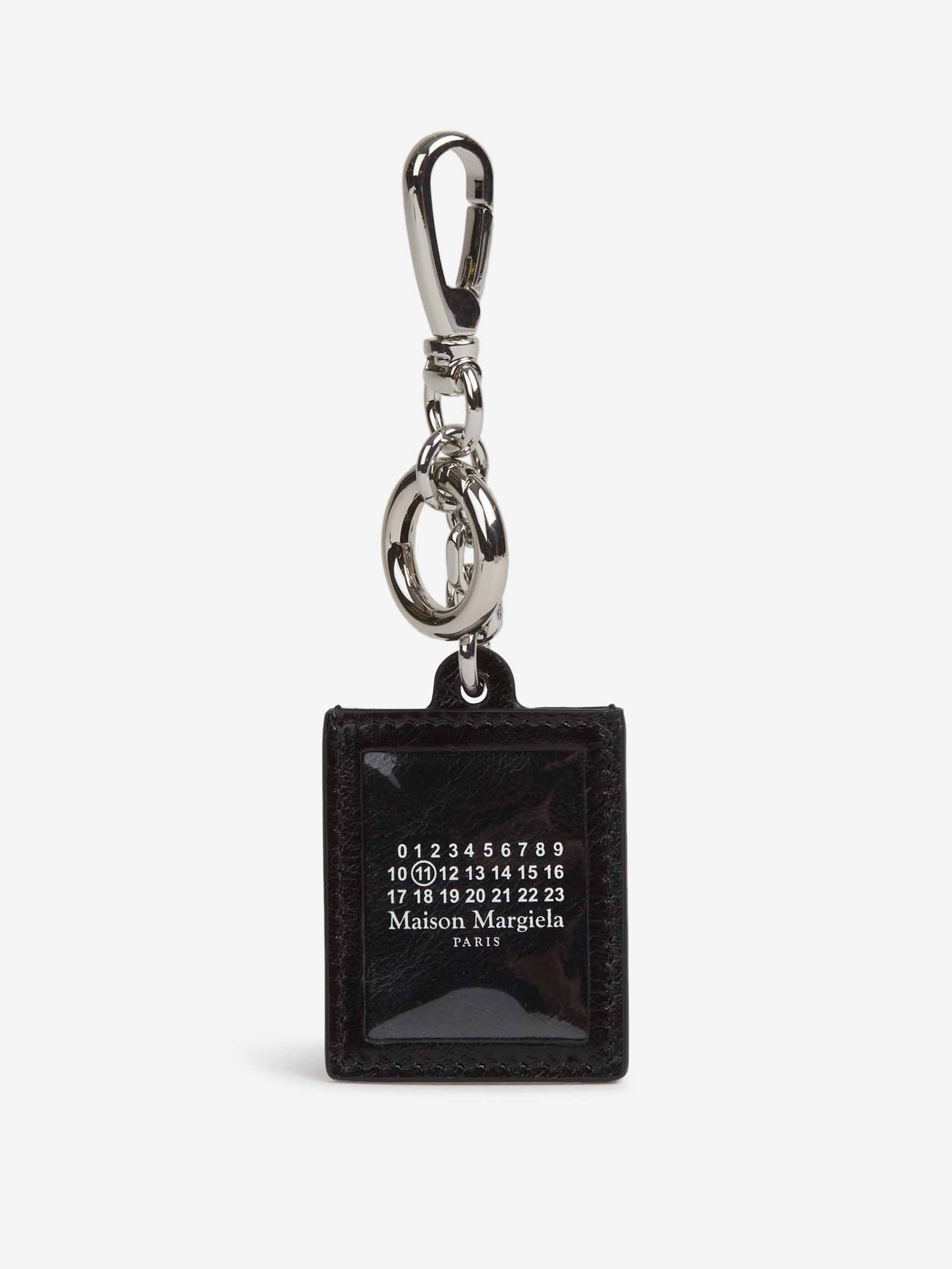 Maison Margiela Hombre Barcelona Llavero Charm Foto color Negro sku 681-000060 01 - Foto 1