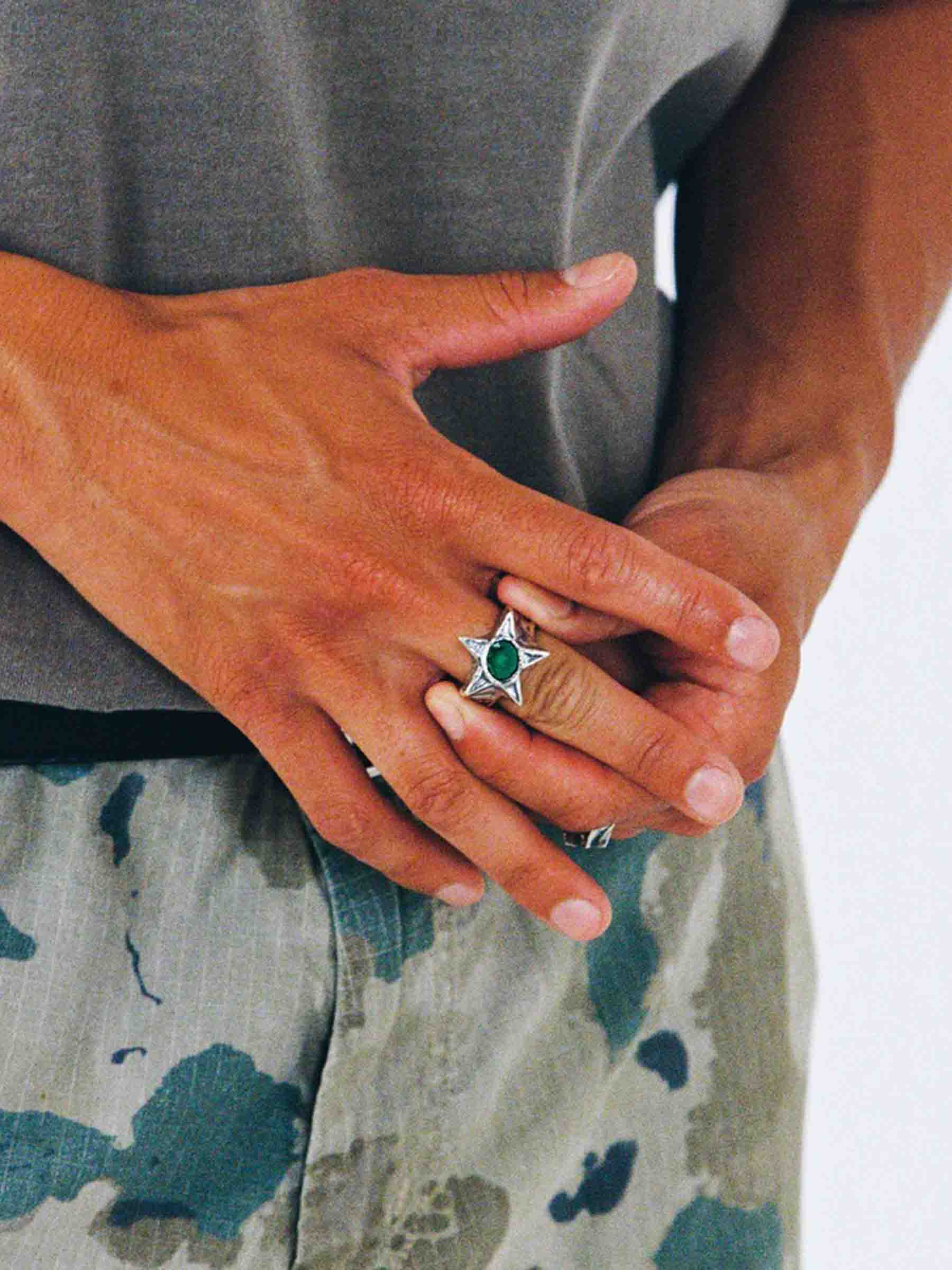 Twojeys Hombre Barcelona Anillo Green Bomba color Verde sku 684-000004 01 - Foto 2