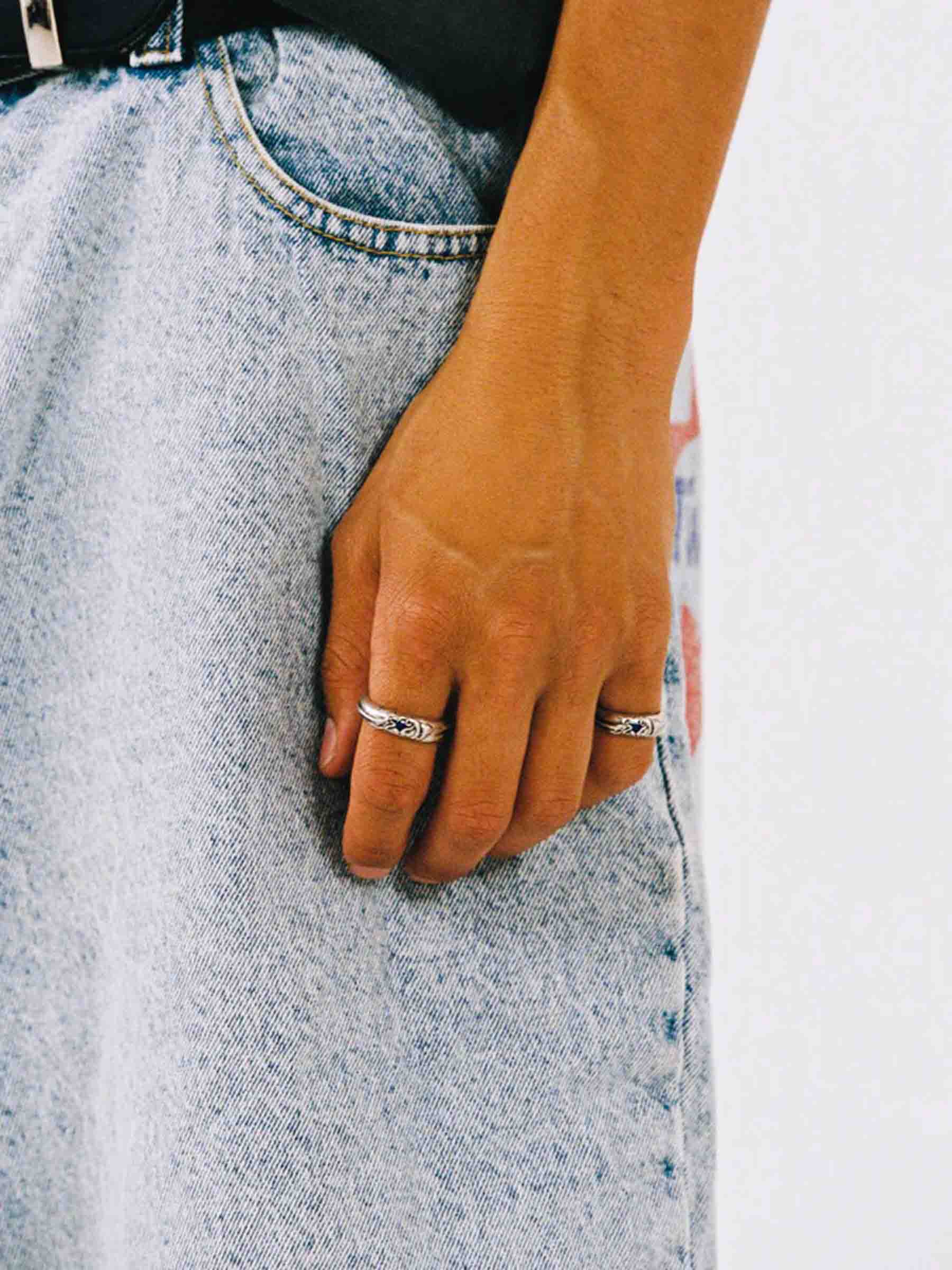 Twojeys Hombre Barcelona Anillo Blue Stone color Plateado sku 684-000007 01 - Foto 2