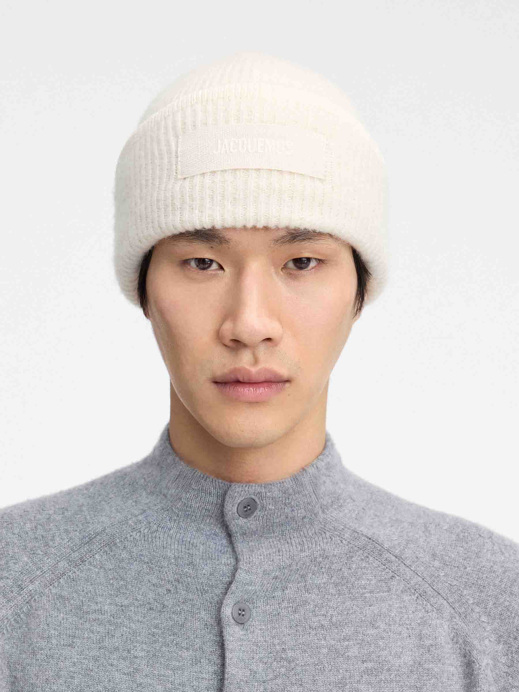 Jacquemus Hombre Barcelona Gorro Gros Grain color Blanco sku 689-000006 01 - Foto 2