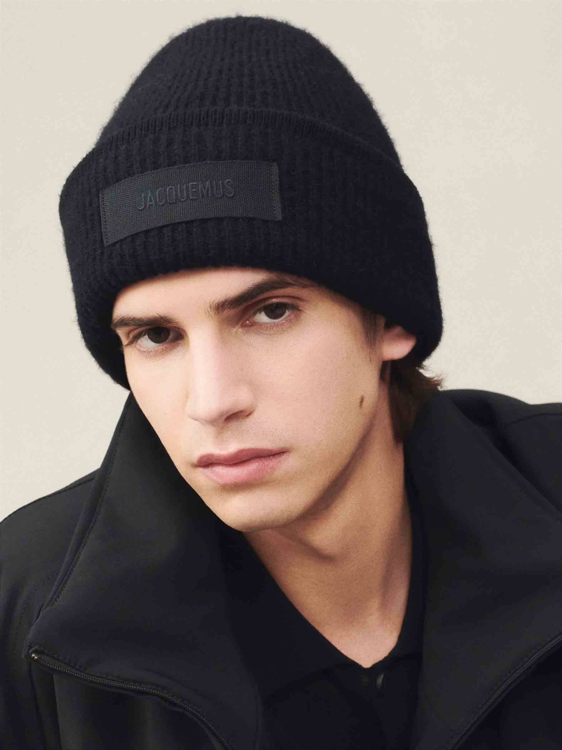 Jacquemus Hombre Barcelona Gorro Gros Grain color Negro sku 689-000006 03 - Foto 2