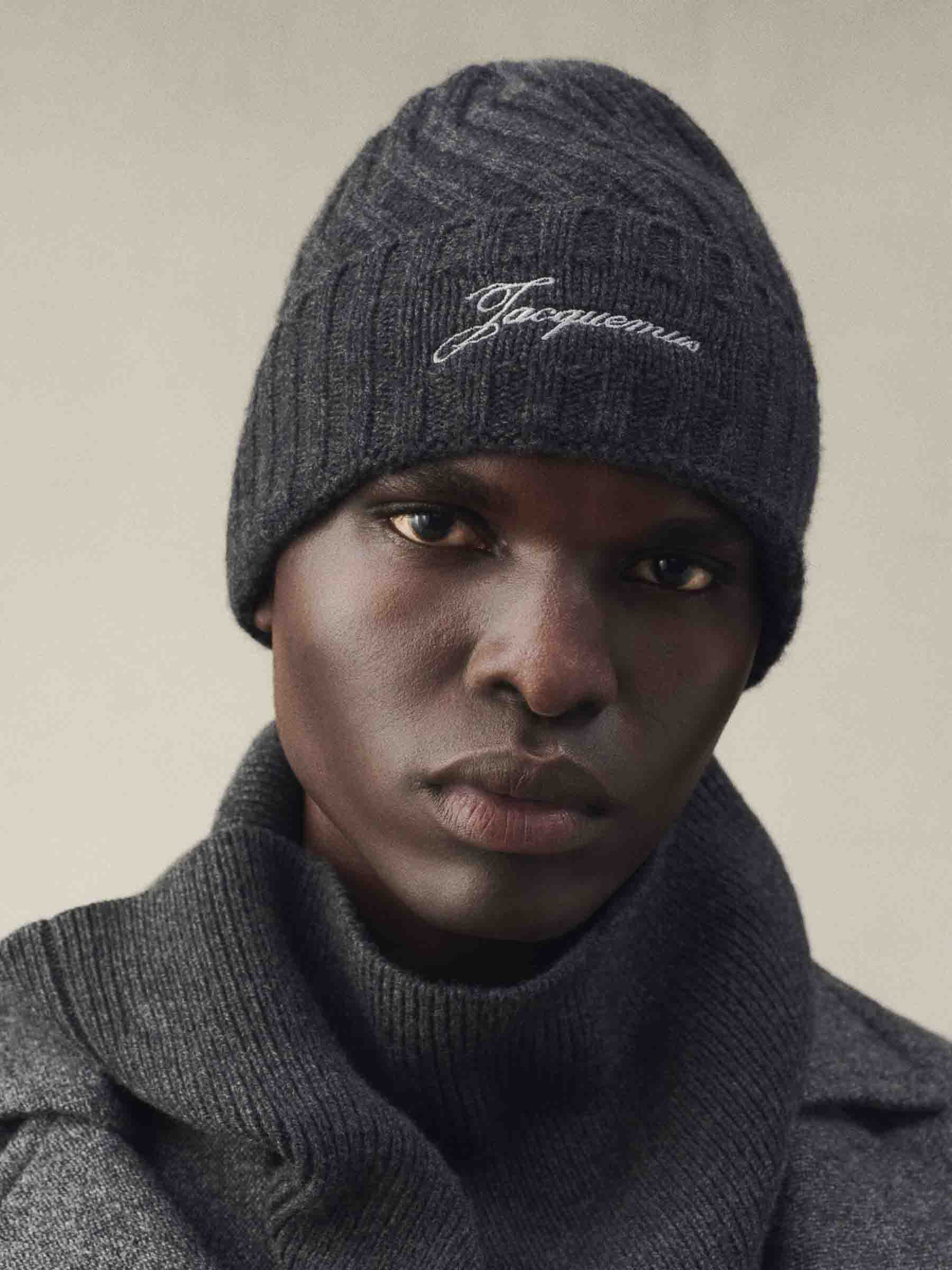 Jacquemus Mujer Barcelona Gorro Tourni color Negro sku 689-000007 01 - Foto 2