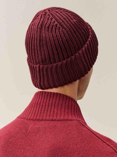C.P. Company Hombre Barcelona Gorro Lana Canalé color Burdeos sku 689-000058 01 - Foto 3