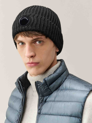 C.P. Company Hombre Barcelona Gorro Lana Canalé color Negro sku 689-000059 01 - Foto 2