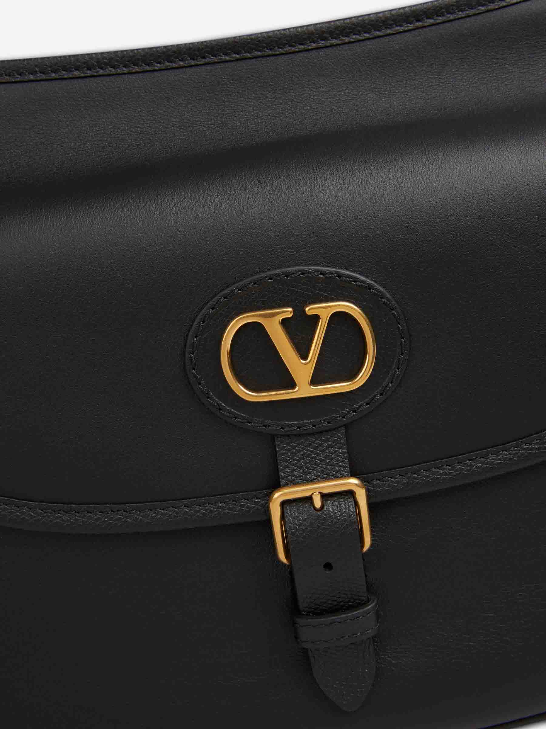 VALENTINO GARAVANIバッグ 外袋付き VALENTINO（ヴァレンティノ） バッグ ショルダーバッグ Vロゴ