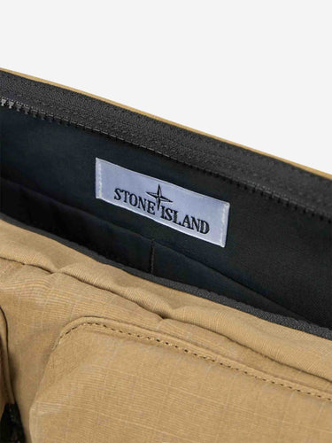 Stone Island Hombre Barcelona Bandolera Cotton Ripstop color Camel sku 690-000129 01 - Foto 3