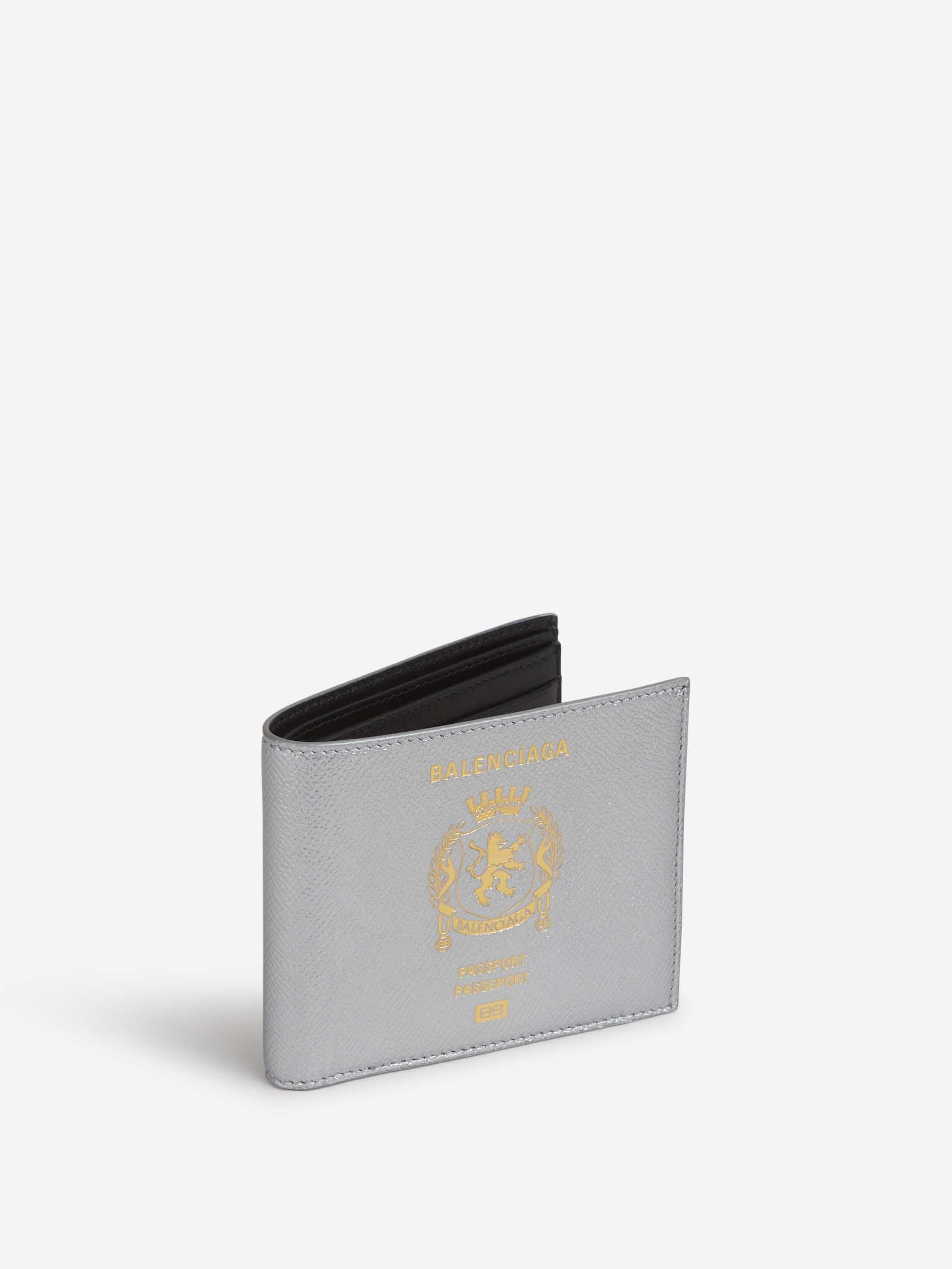Balenciaga Hombre Barcelona Tarjetero Piel Plegable color Plateado sku 691-001568 01 - Foto 2