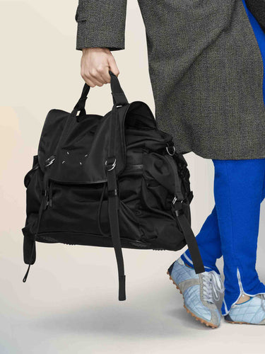 Maison Margiela Hombre Barcelona Bolsa High Tech color Negro sku 692-002050 01 - Foto 2