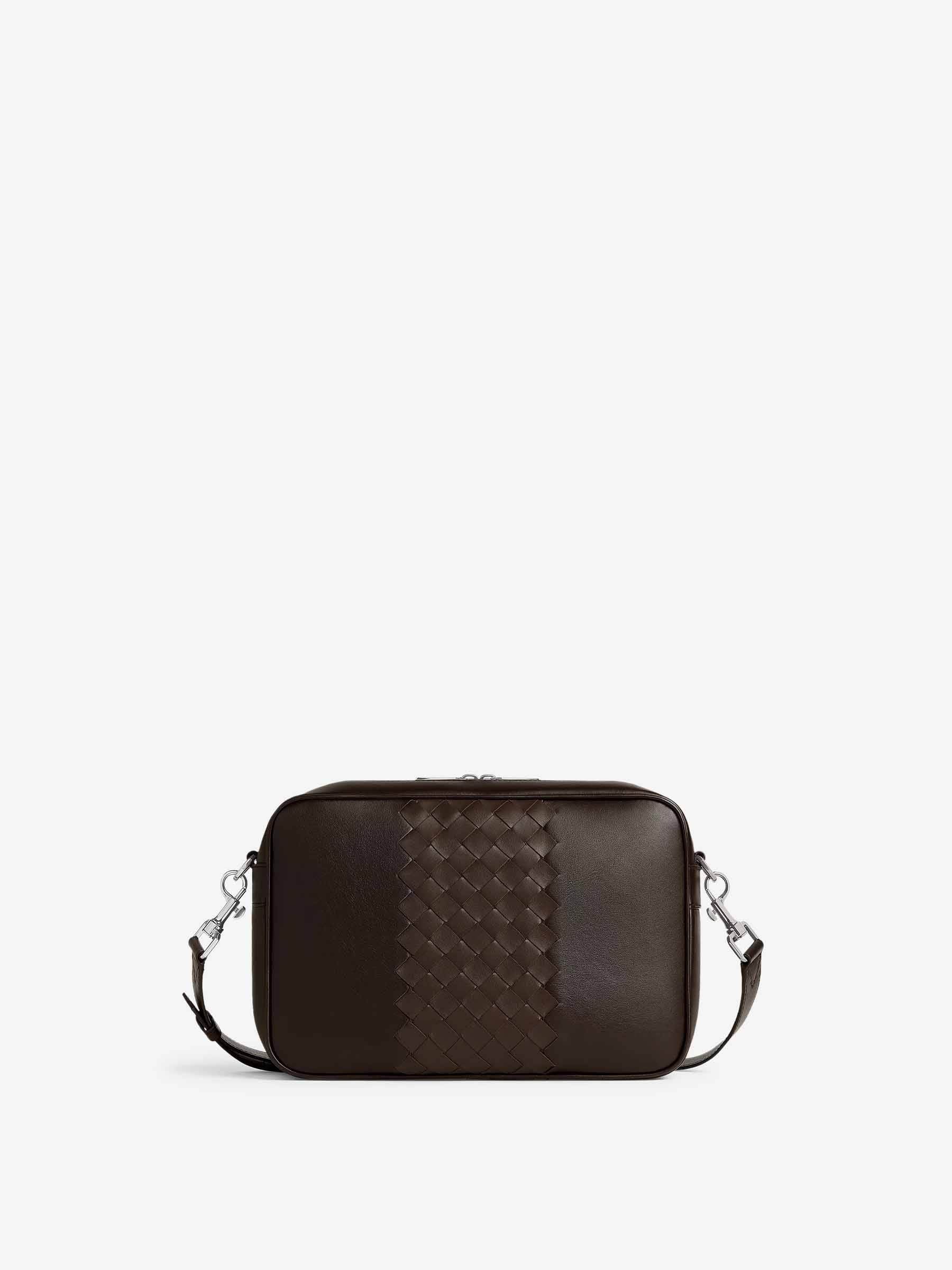 Bottega Veneta Hombre Barcelona Bandolera Intrecciato Camera Bag color Marrón Oscuro sku 692-002066 01 - Foto 1