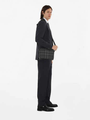 Burberry Hombre Barcelona Bandolera Motivo Cuadros color Negro sku 692-002068 01 - Foto 3