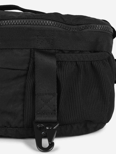 C.P. Company Hombre Barcelona Riñonera Nylon Lens color Negro sku 692-002114 02 - Foto 3