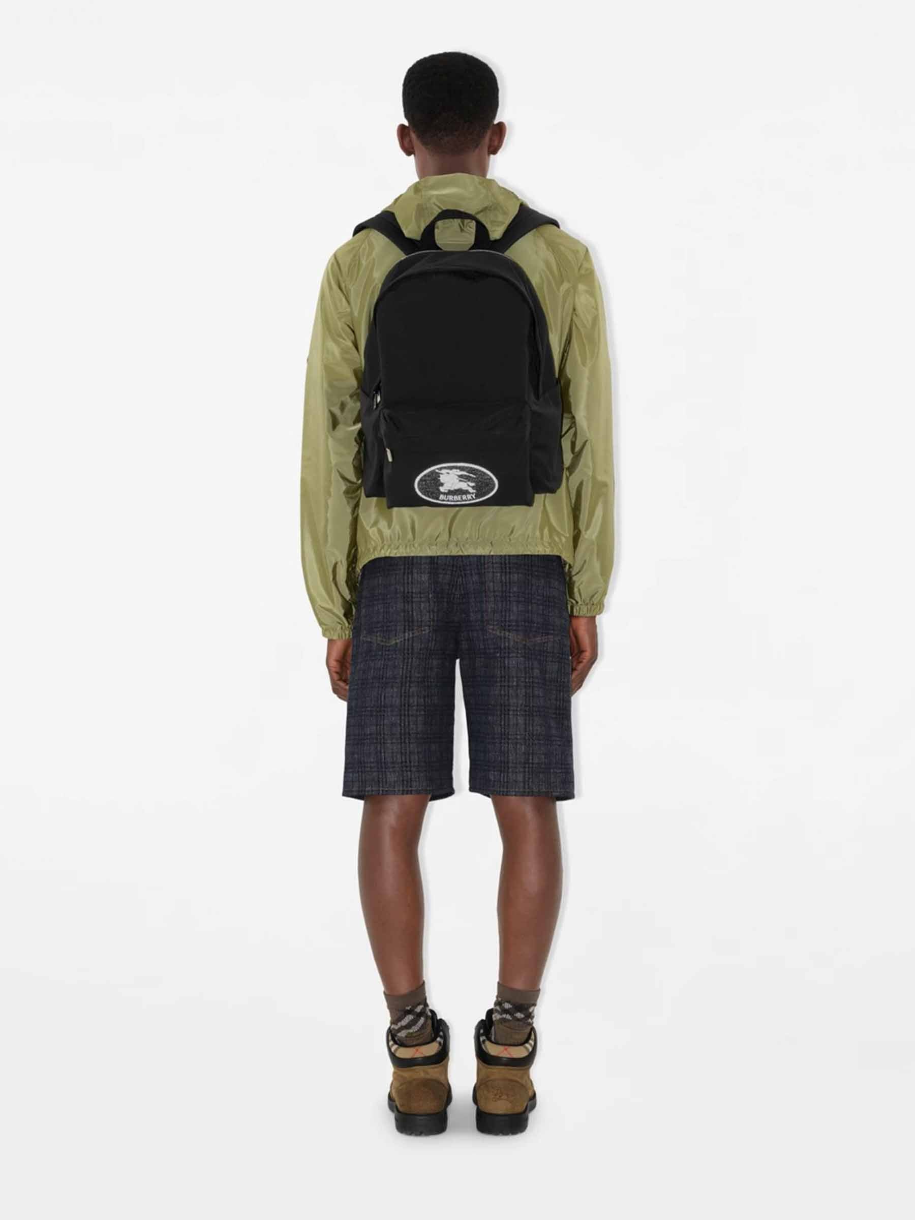Burberry Hombre Barcelona Mochila Orkney color Negro sku 693-000064 01 - Foto 2