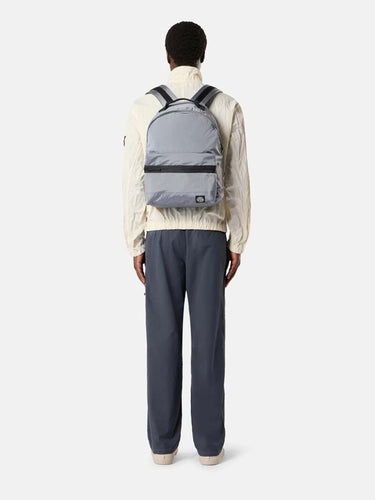 Stone Island Hombre Barcelona Mochila Coated Nylon color Gris sku 693-000127 02 - Foto 2