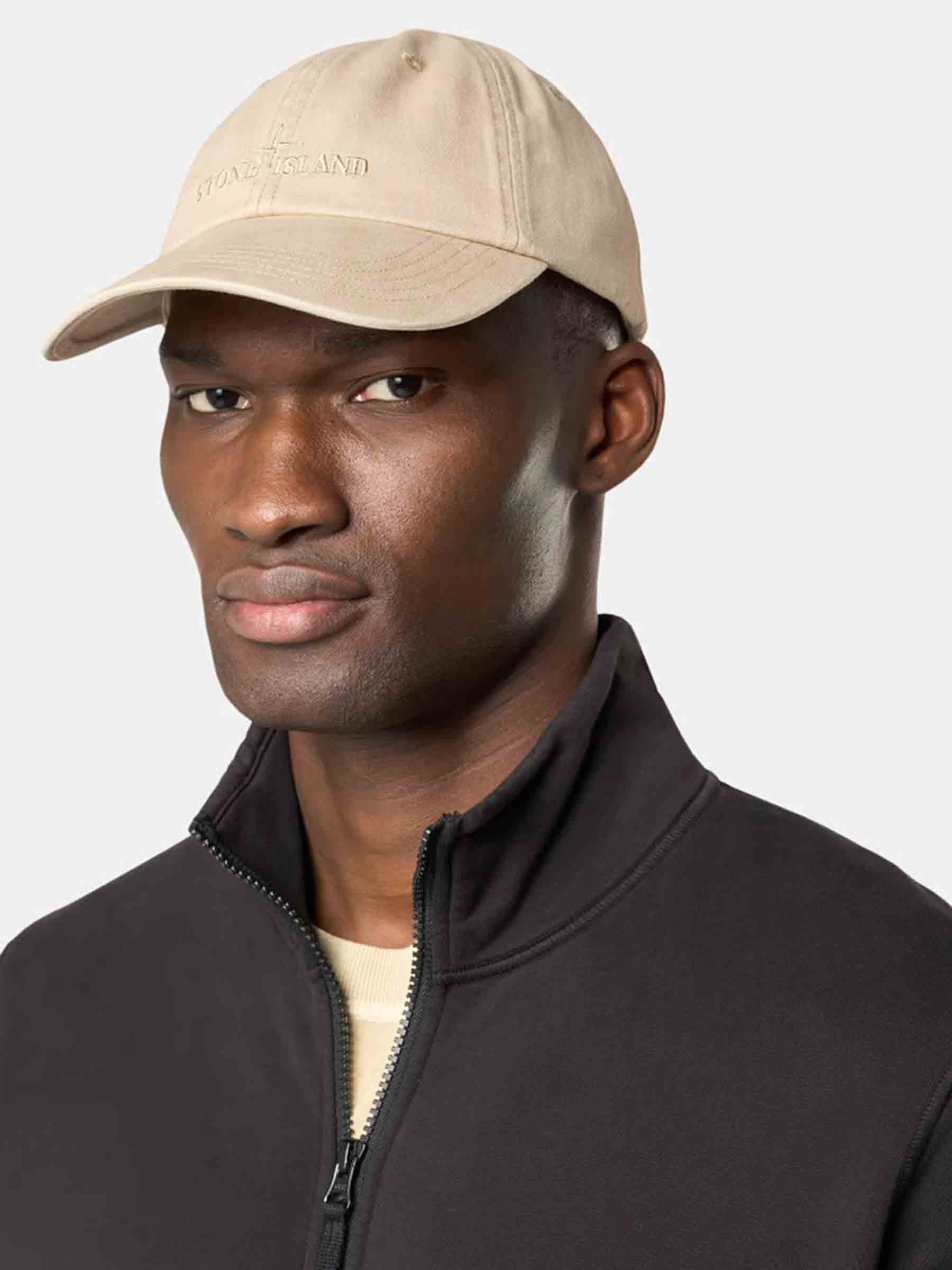 Stone Island Hombre Barcelona Gorra Algodón Bordado color Beige sku 695-001766 03 - Foto 2