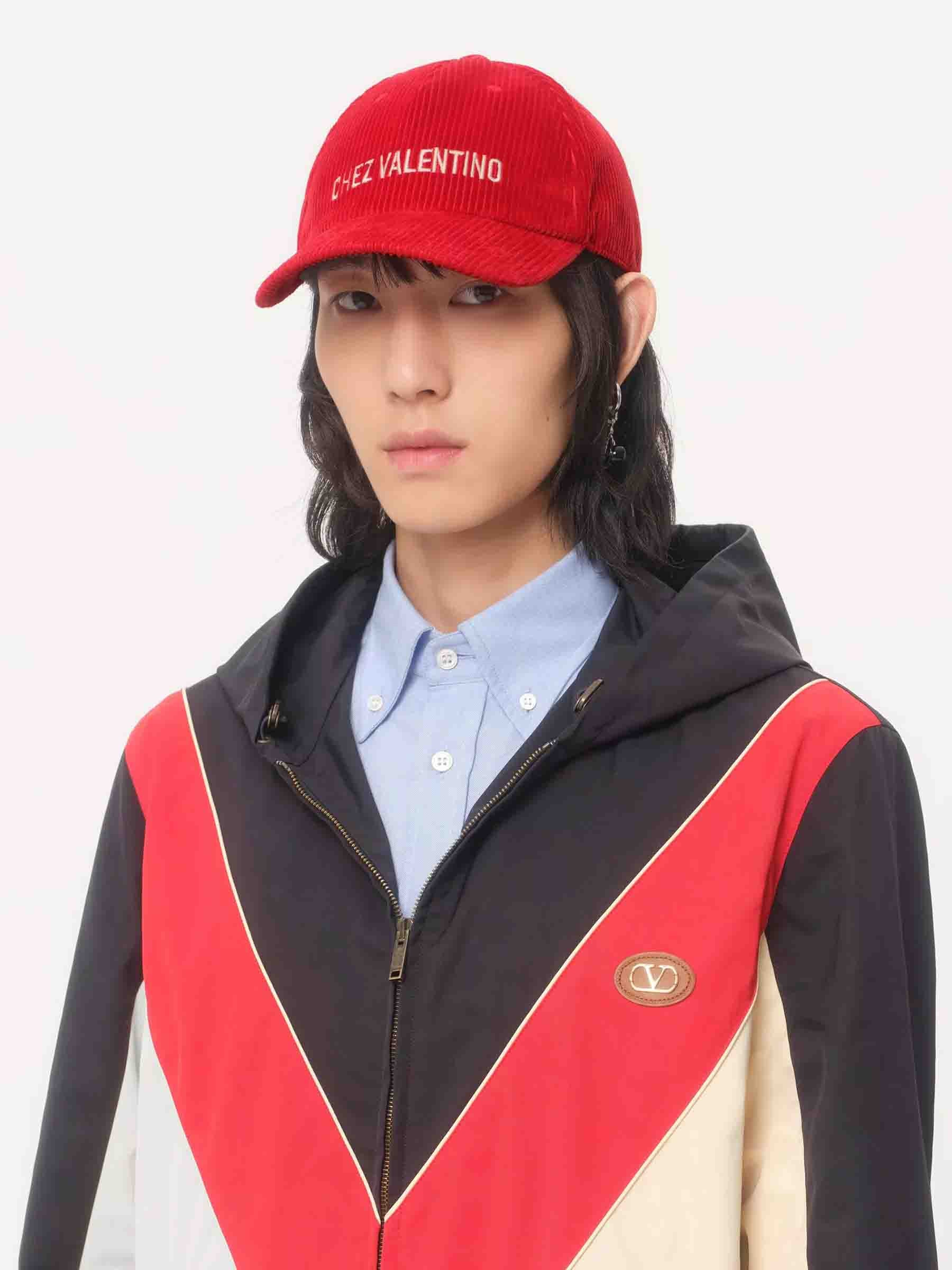 Valentino Garavani Hombre Barcelona Gorra Béisbol Terciopelo color Rojo sku 695-001815 01 - Foto 2