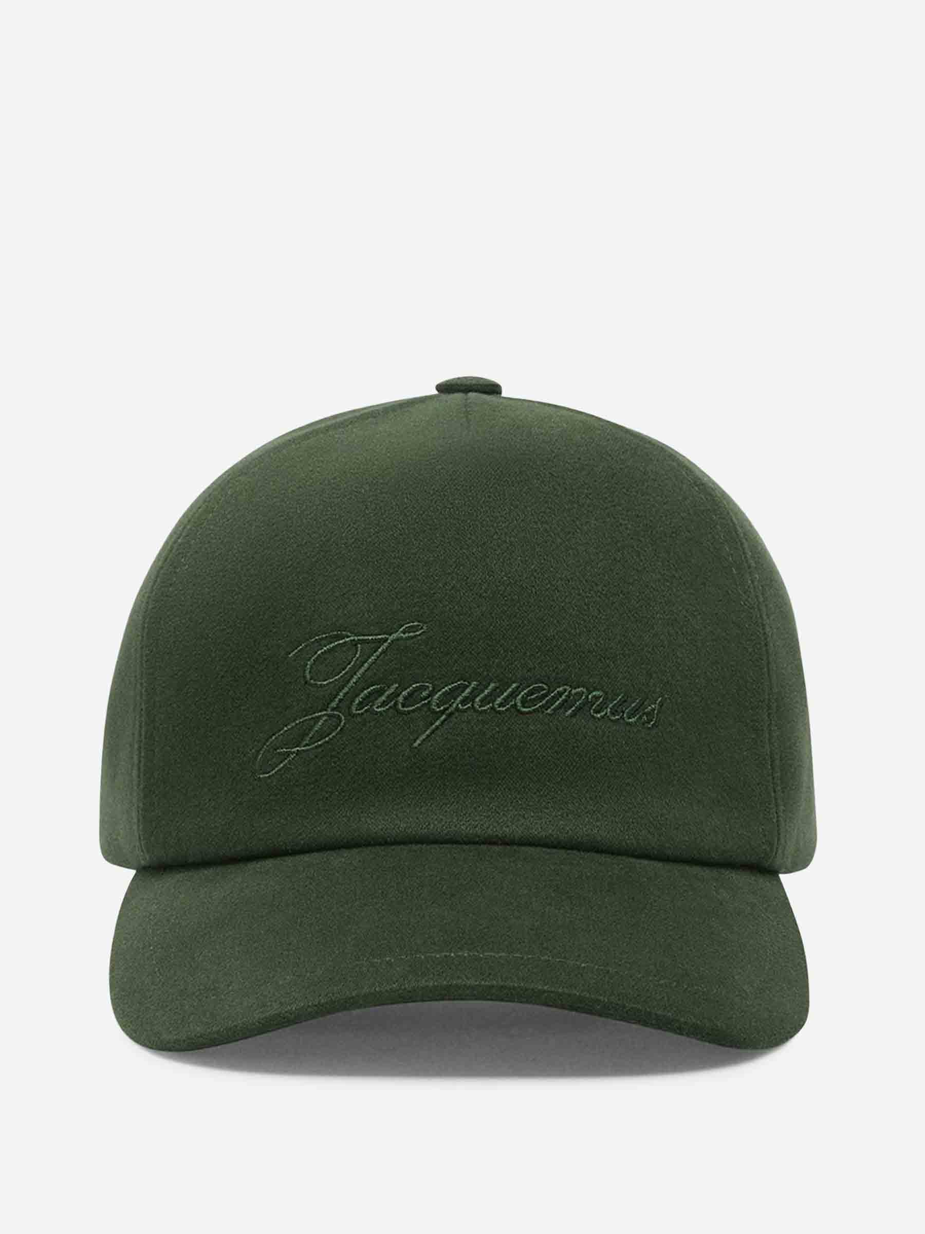 Jacquemus Hombre Barcelona Gorra Logo Algodón color Verde Jungla sku 695-001823 01 - Foto 1
