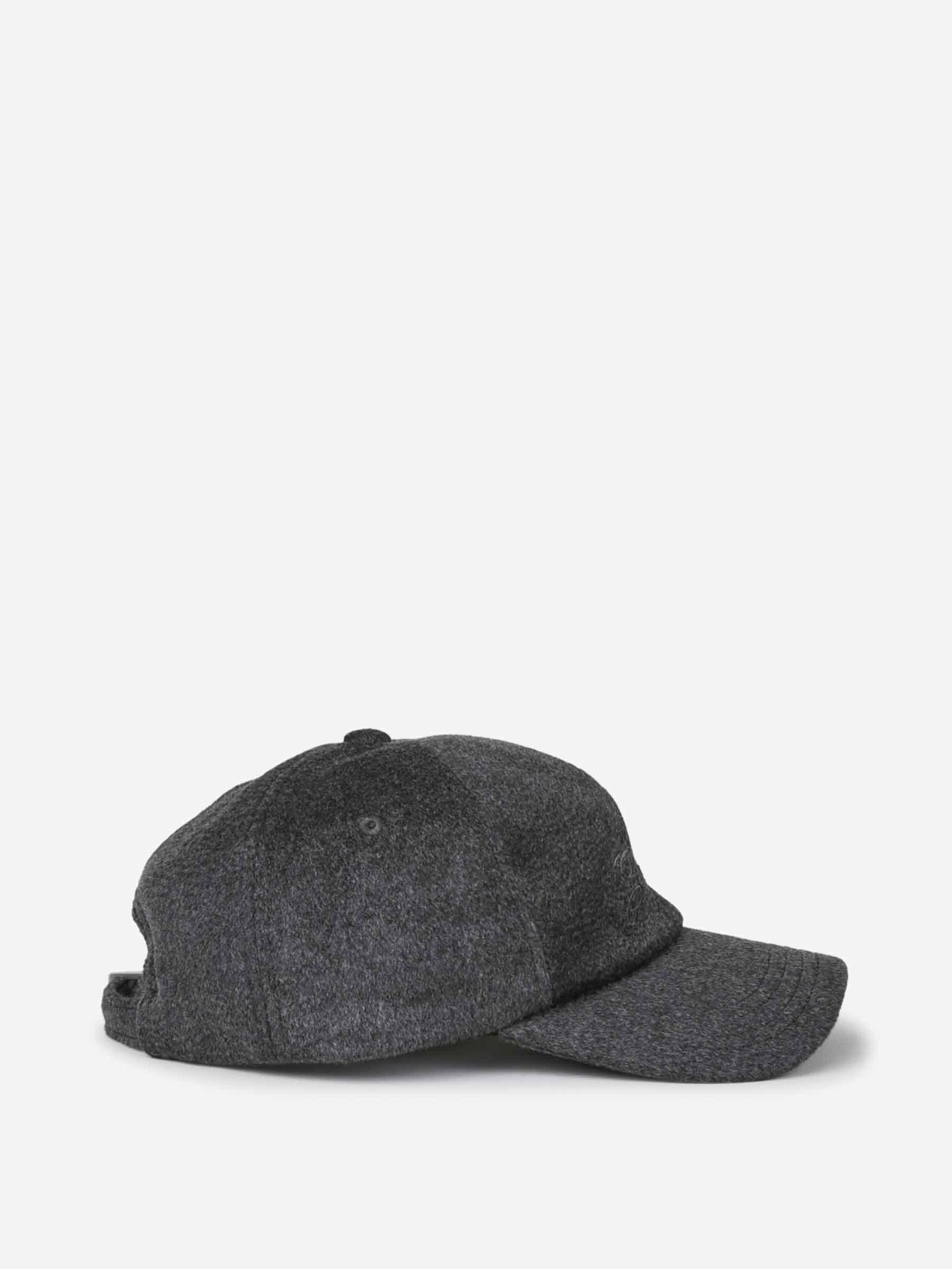 Jacquemus Hombre Barcelona Gorra Béisbol Cachemiro color Gris Oscuro sku 695-001824 01 - Foto 1