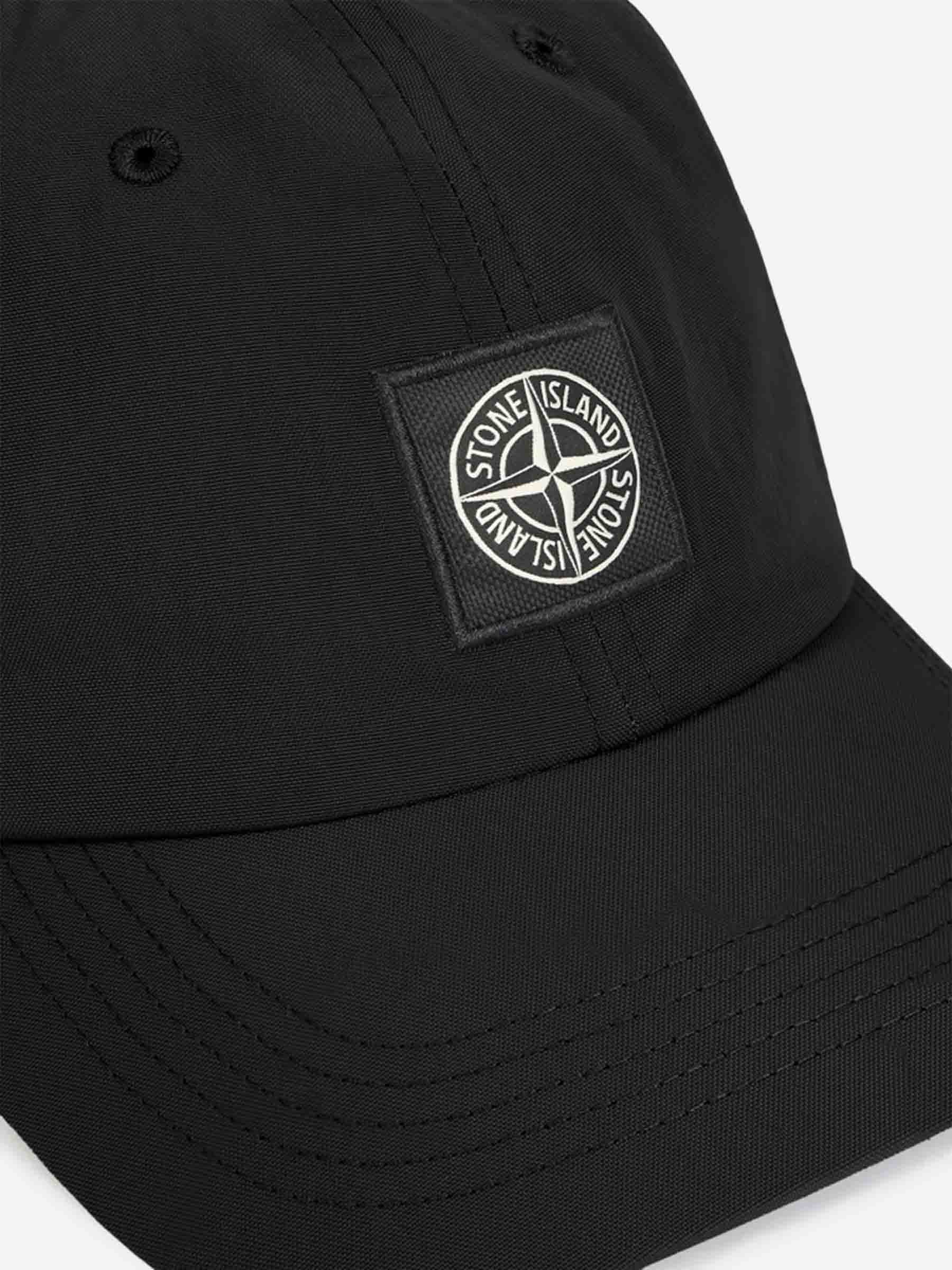 Stone Island Hombre Barcelona Gorra Nylon Oxford color Negro sku 695-001926 01 - Foto 2